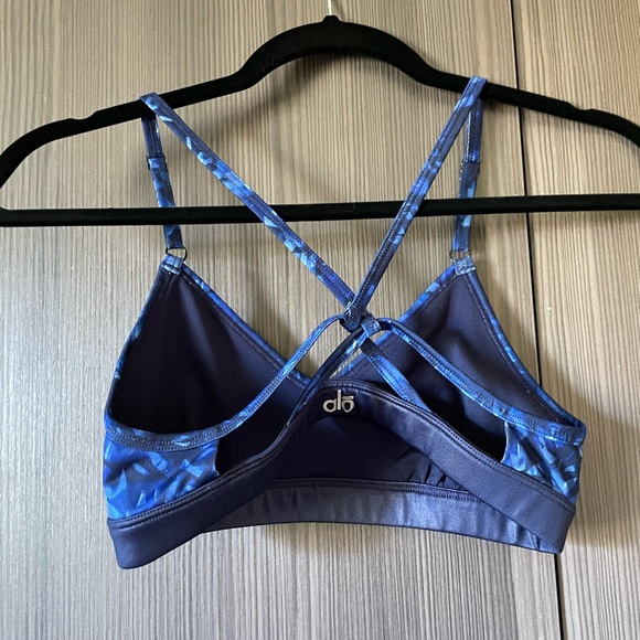 Alo Criss Cross Back Water Design Sports Bra - Picture 8 of 9